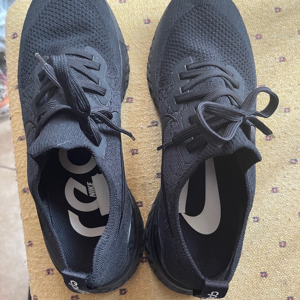 Flyknit 2 - Picture 2 of 3